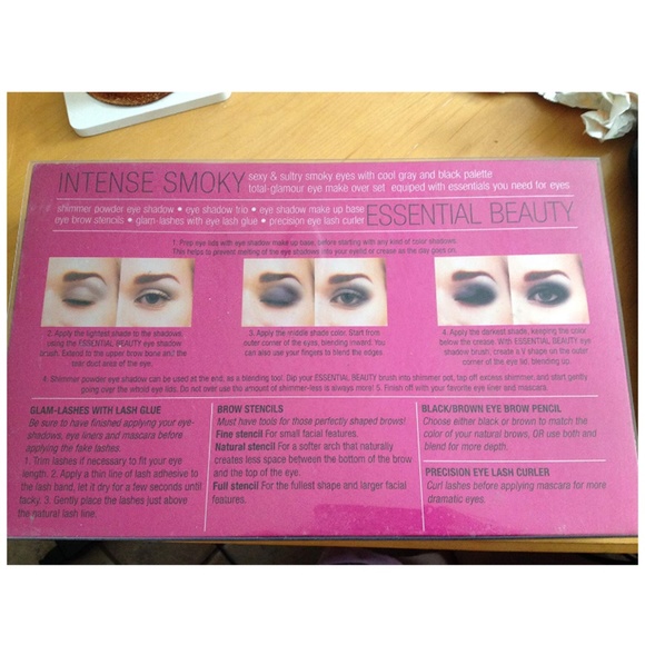 ACCESSORY ZONE ESSENTIAL BEAUTY SMOKY EYE MAKEUP SET NEW - Picture 5 of 6